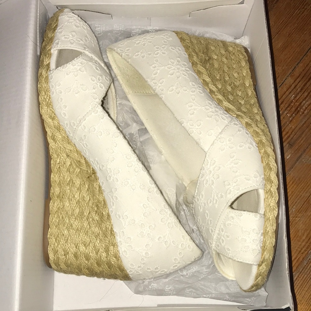 Brand new never worn espadrille wedge